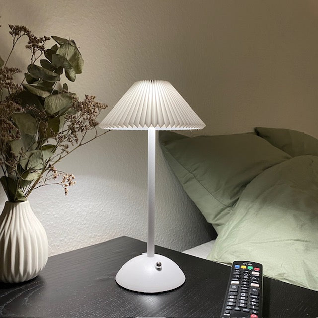 Opladelig lampe - plisse touch H30 cm jern hvid