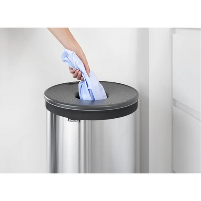 Brabantia - Tvättkorg 60 L - plastlock - Matt Svart