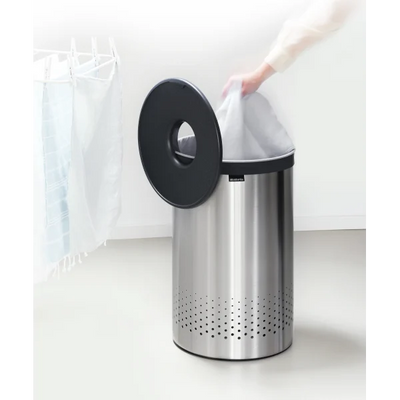 Brabantia - Vasketøjskurv 60 L - plast låg - Matt Sort