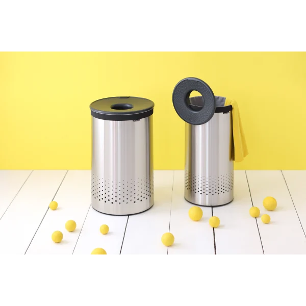 Brabantia - Tvättkorg 60 L - plastlock - Matt Svart